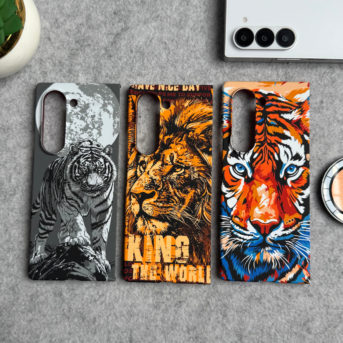 Samsung Galaxy Z Fold 5 Carbon Fiber Texture Tiger Lion Design Hard Pc MagSafe Case Cover