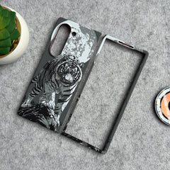 Samsung Galaxy Z Fold 5 Carbon Fiber Texture Tiger Lion Design Hard Pc MagSafe Case Cover