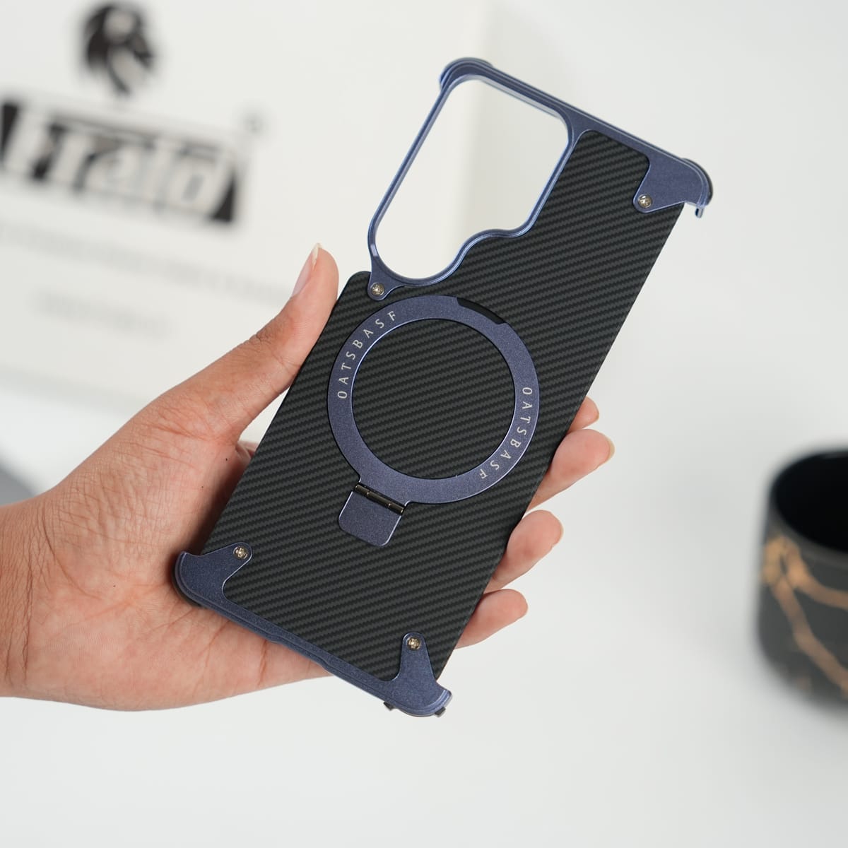 FRATO Aeroflex Metal Galaxy S26 Ultra Carbon Texture Frameless Metal Kickstand Case