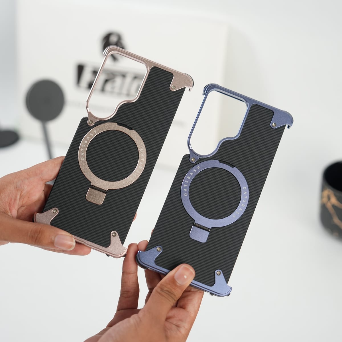 FRATO Aeroflex Metal Galaxy S26 Ultra Carbon Texture Frameless Metal Kickstand Case