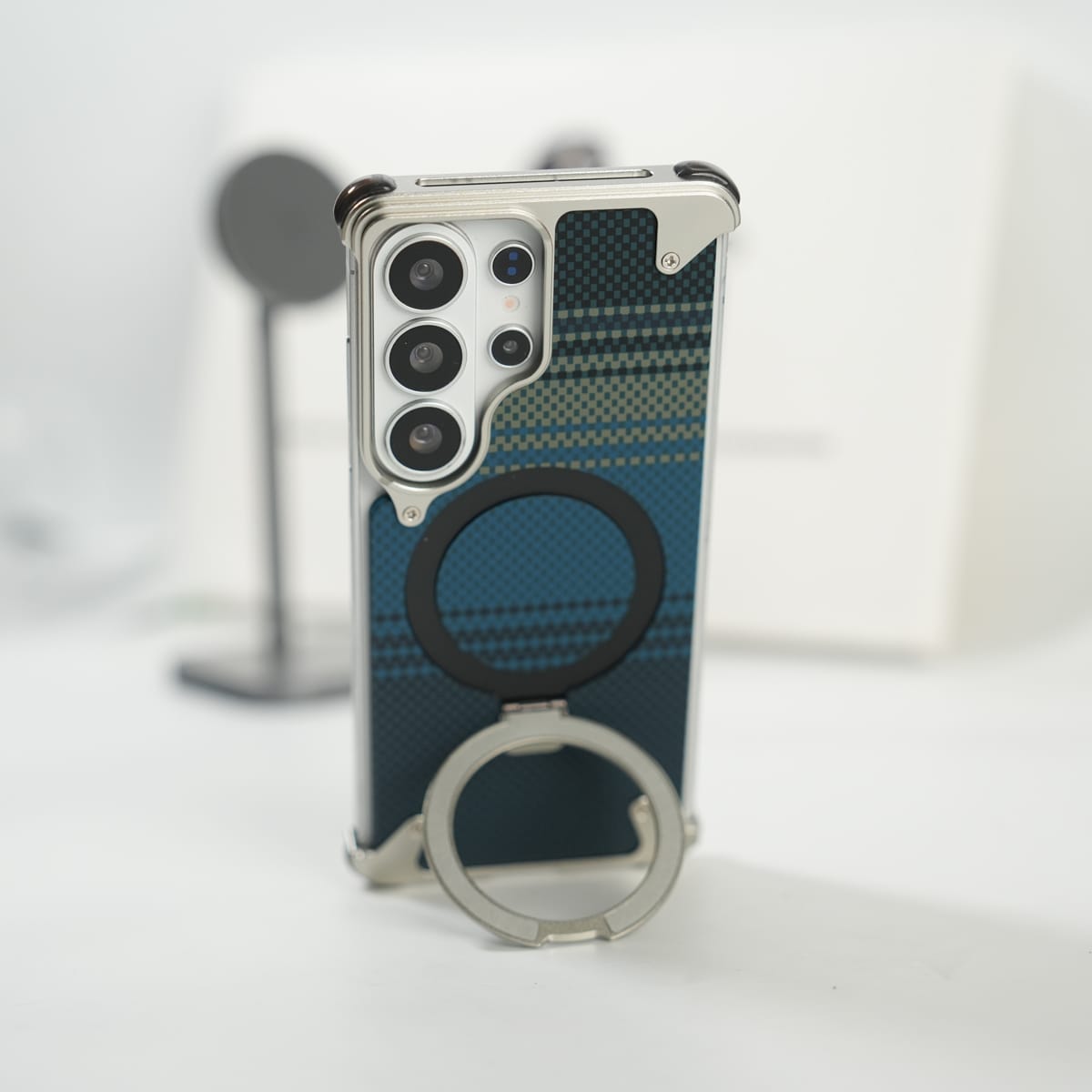 FRATO Aeroflex Metal Galaxy S26 Ultra Premium Aramid Fiber Texture Frameless Metal Kickstand Case